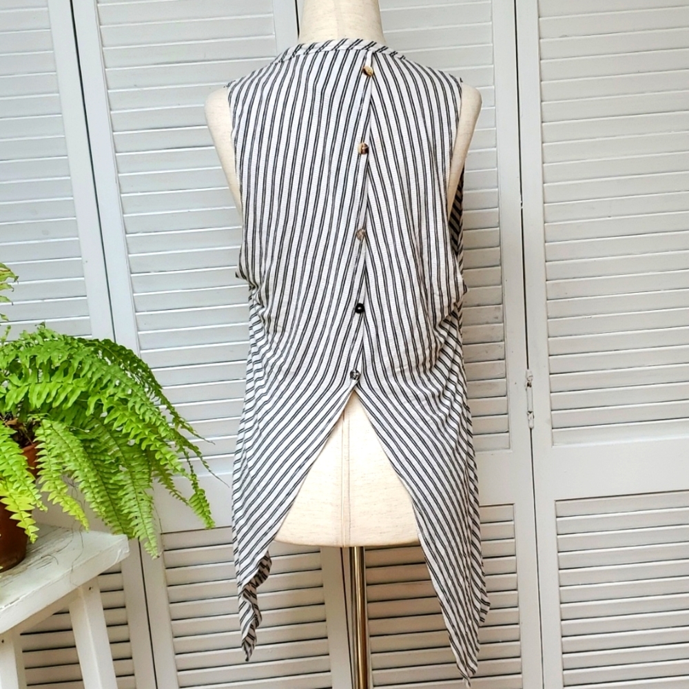 Coin 1804 Size M Black And White Stripe Button Back Asmetrical Tank Top
